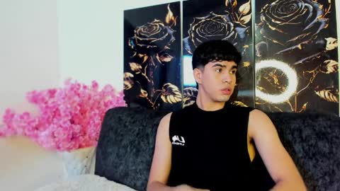 Snapshot of andy_wood1 chatting on 04.06.26 andy_wood1 online show from 04.06.26