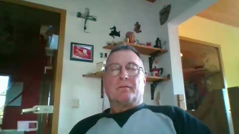 Snapshot of andybayern chatting on 04.23.26 andybayern online show from 04.23.26
