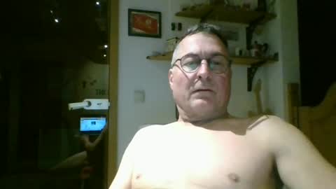 Snapshot of andybayern chatting on 04.29.26 andybayern online show from 04.29.26