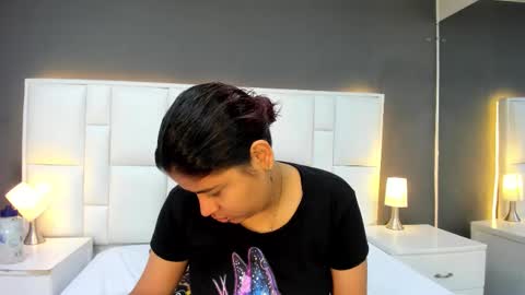 Snapshot of andyel2017 chatting on 10.11.25 Andy D online show from 10.11.25