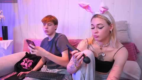 Snapshot of andyjey_ chatting on 10.17.25 Mandy and Andy online show from 10.17.25