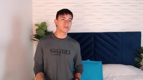 Andy Joy  online show from 01.04.25