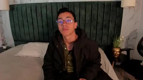 Snapshot of andyjoy_ chatting on 10.04.25 Andy Joy online show from 10.04.25