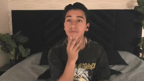 Snapshot of andyjoy_ chatting on 10.27.25 Andy Joy online show from 10.27.25