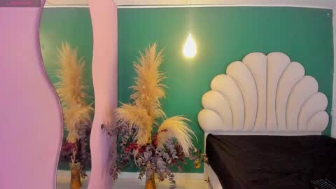 ANEE SAVAL online show from 12.15.24