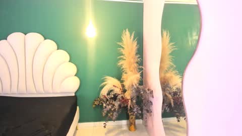 ANEE SAVAL online show from 01.14.25