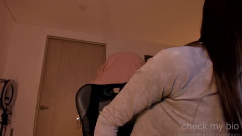 Snapshot of anelisse_ chatting on 01.21.25      online show from 01.21.25