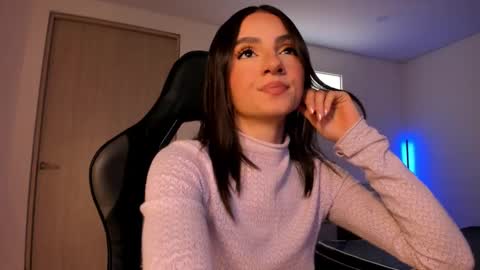 Snapshot of anelisse_ chatting on 03.07.25      online show from 03.07.25