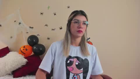 Snapshot of angebrooks chatting on 10.24.25 AngeBrooks online show from 10.24.25