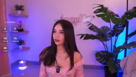 Angel online show from 09.17.25