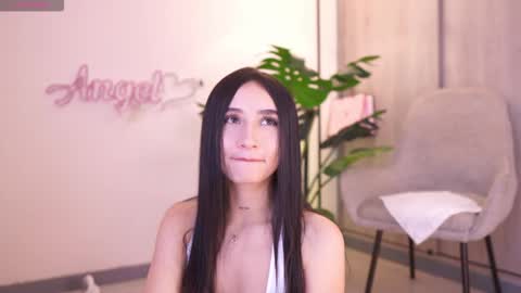 Angel online show from 09.19.25