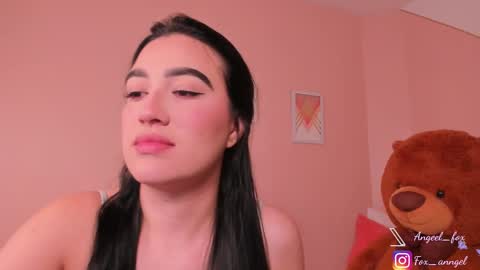 Snapshot of angeel_fox chatting on 09.17.25 Angel online show from 09.17.25