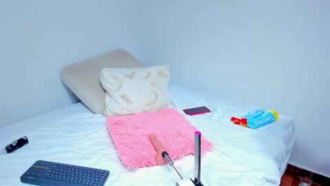 Snapshot of angel_0802 chatting on 01.16.25 ANGELA online show from 01.16.25
