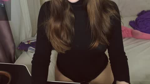 Snapshot of angel_doll585 chatting on 12.21.24 Fallen Angel online show from 12.21.24