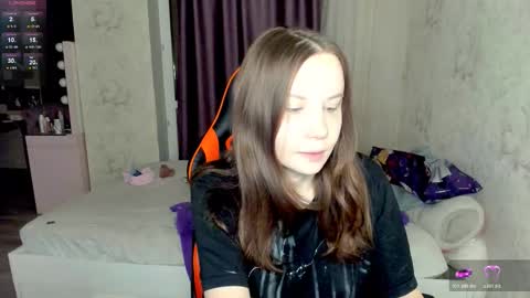 Snapshot of angel_doll585 chatting on 10.29.25 Fallen Angel online show from 10.29.25