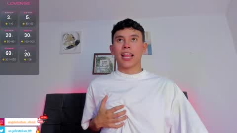 Snapshot of angel_esteban_fx chatting on 10.30.25 ngel Esteban online show from 10.30.25