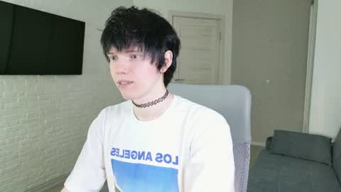 Snapshot of angel_fear chatting on 07.24.26 Ray online show from 07.24.26