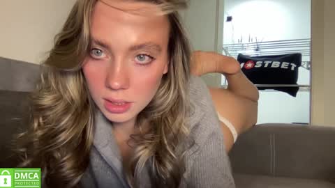 Snapshot of angel_from_sky chatting on 12.14.24 Greetings  Jess online show from 12.14.24