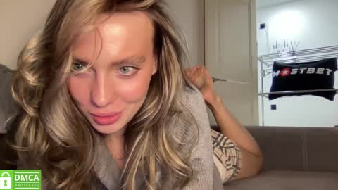 Snapshot of angel_from_sky chatting on 12.14.24 Greetings  Jess online show from 12.14.24