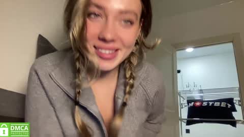 Snapshot of angel_from_sky chatting on 12.23.24 Greetings  Jess online show from 12.23.24