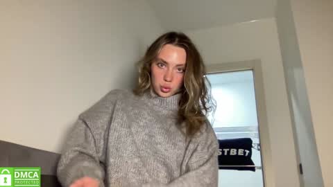 Snapshot of angel_from_sky chatting on 01.12.25 Greetings  Jess online show from 01.12.25