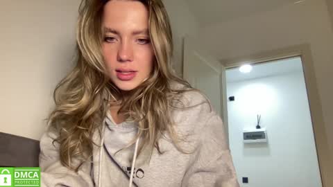 Snapshot of angel_from_sky chatting on 01.13.25 Greetings  Jess online show from 01.13.25