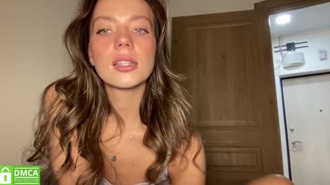 Snapshot of angel_from_sky chatting on 09.29.25 Greetings  Jess online show from 09.29.25