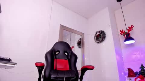 angel hardy online show from 11.26.25