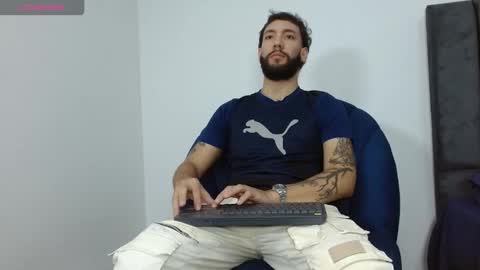 angel_kyrozz online show from 11.13.25