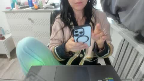 angel_lee__ online show from 01.05.25