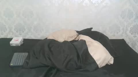 Angel Lein online show from 10.15.25