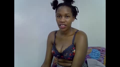 angel_mia5 online show from 11.25.25