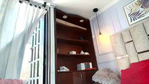 Nicolle  online show from 01.06.25