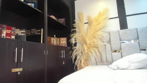 Snapshot of angel_st1 chatting on 05.11.26 Angel online show from 05.11.26