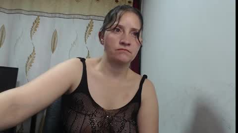 Snapshot of angel_sw chatting on 10.04.25 angel online show from 10.04.25