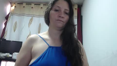 Snapshot of angel_sw chatting on 10.13.25 angel online show from 10.13.25