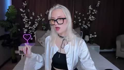 Snapshot of angel_tessa chatting on 06.20.26 Angelica online show from 06.20.26