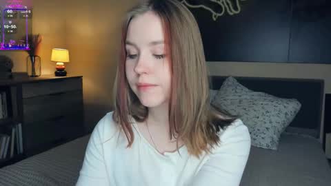 Snapshot of angel_to_burn chatting on 10.13.25 SofiaSofi online show from 10.13.25