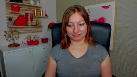 Snapshot of angela_samt chatting on 05.06.26 Angela online show from 05.06.26