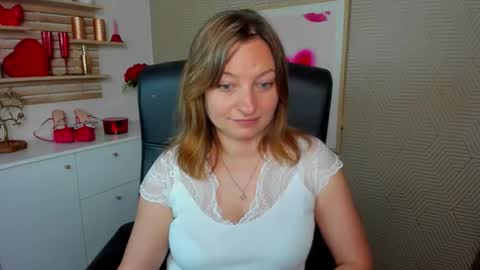 Snapshot of angela_samt chatting on 06.09.26 Angela online show from 06.09.26