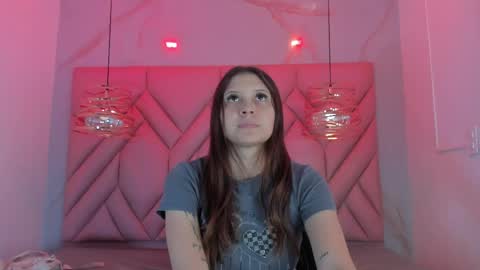 Snapshot of angelaa_cute chatting on 05.22.26 ANGELA online show from 05.22.26