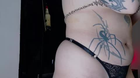 Snapshot of angelabl0odborne chatting on 02.25.26 Angela help me reach 100 thumbs up online show from 02.25.26