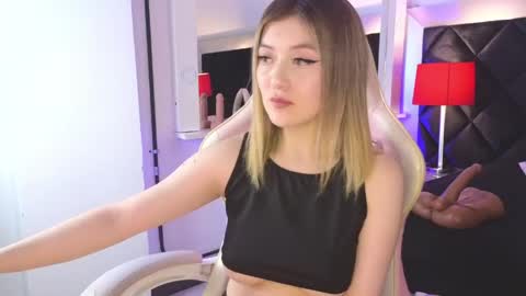 Angela Castle online show from 04.11.26