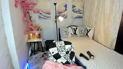 Snapshot of angelamorena chatting on 05.16.26 angelamorena online show from 05.16.26