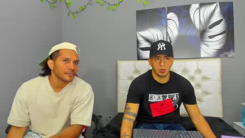 Angel And Cris online show from 09.26.25