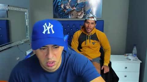 Angel And Cris online show from 10.16.25