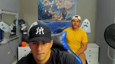 Angel And Cris online show from 10.25.25