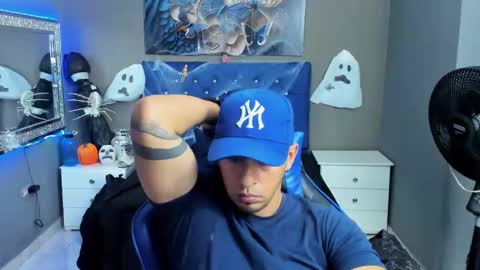 Angel And Cris online show from 10.29.25