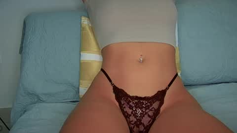 Snapshot of angelbabylovee chatting on 09.20.25 Angel online show from 09.20.25