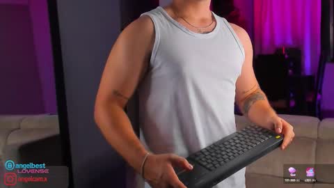 Snapshot of angelbell19 chatting on 09.19.25 angelbell19 online show from 09.19.25